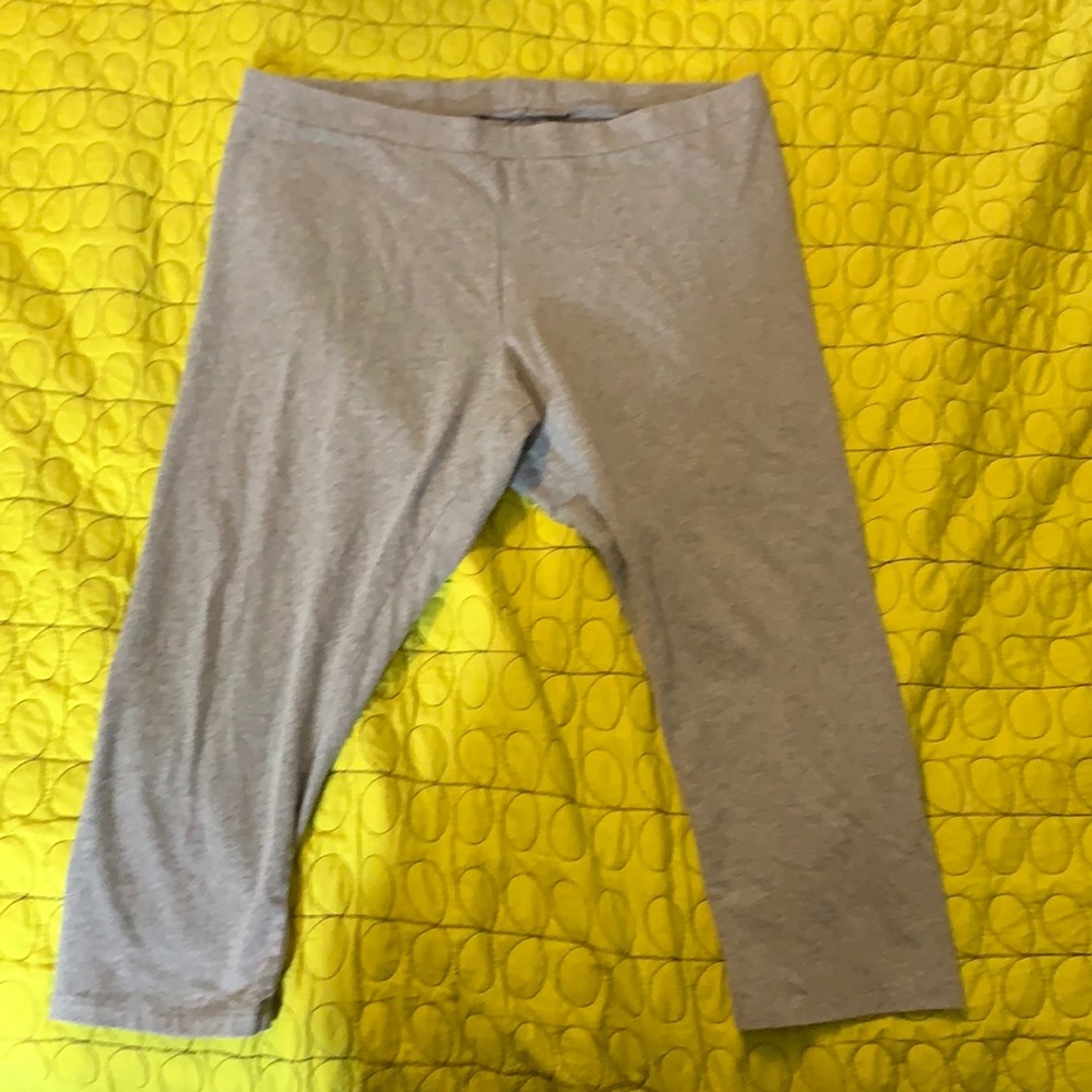 Gray capris workout